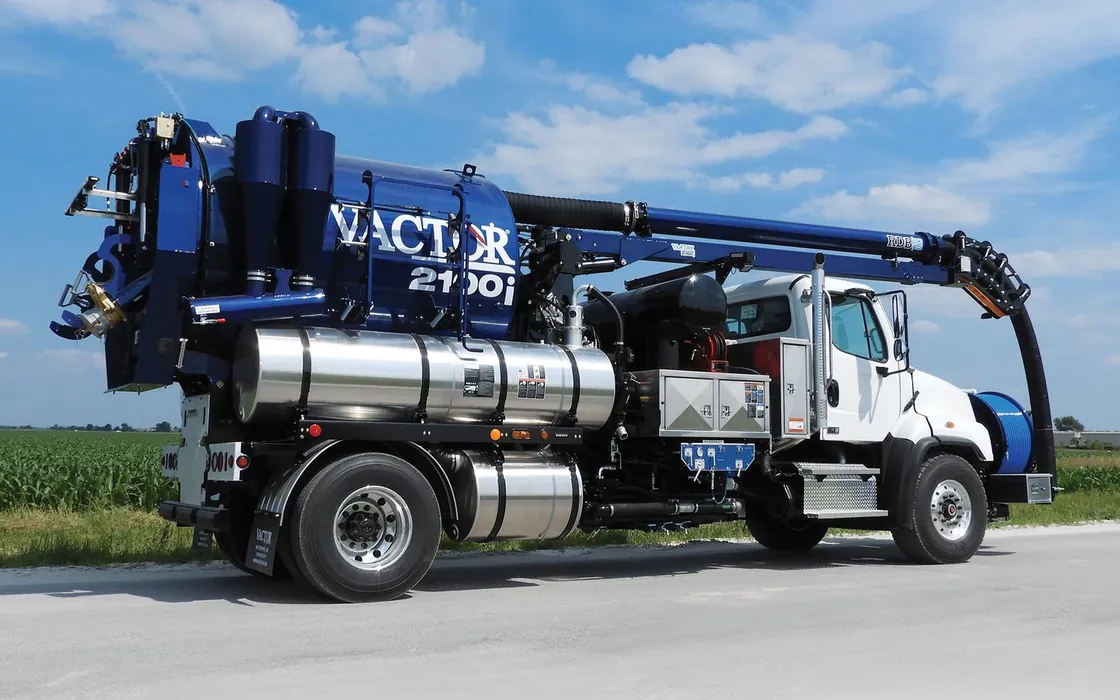 Vactor 2100i sewer cleaner truck