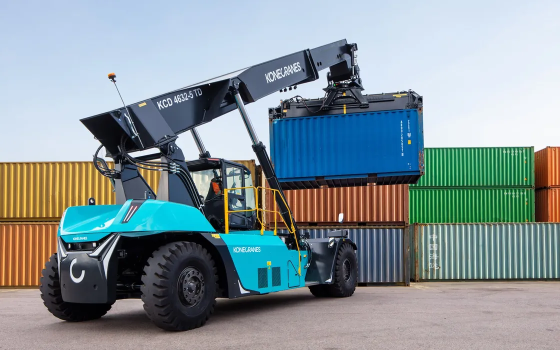 Konecranes reach stacker lifting a container