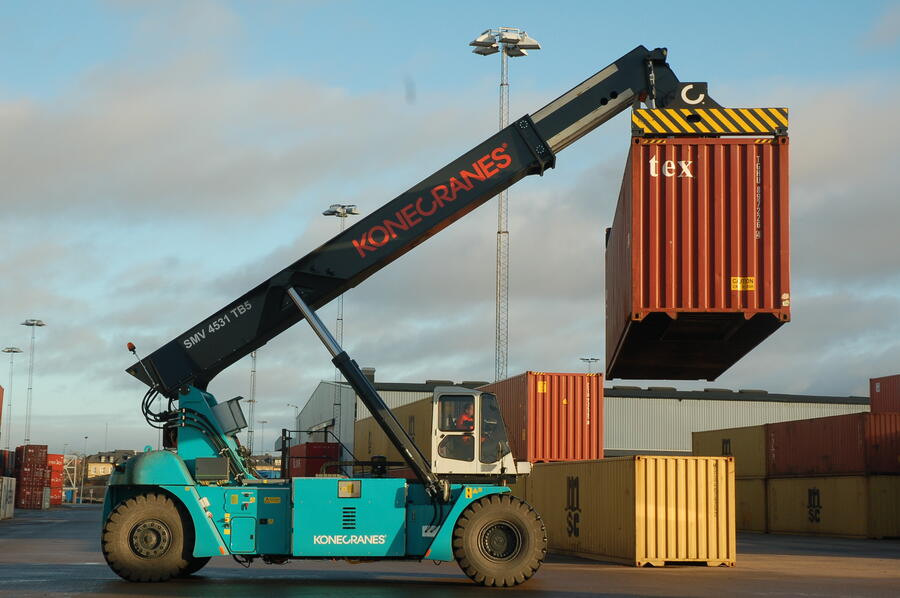 Konecranes reach stacker lifting a container
